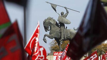 Detalle de la manifestación celebrada en Sevilla contra la reforma laboral.