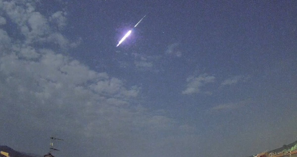 Los restos de un cohete chino iluminan el cielo del sureste español tras su reingreso en la atmósfera