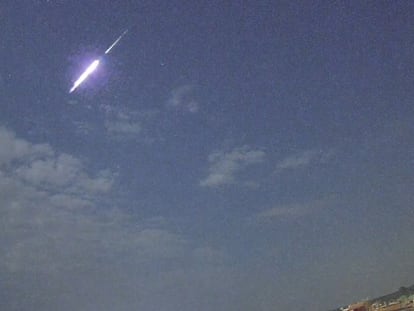 Cohete chino reingresando a la atmósfera terrestre que se pudo observar desde España. César Guasch (SPMN)