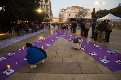 Mujeres en una acción alrededor del Día Internacional contra la Violencia de Género, en Málaga, el 23 de noviembre.