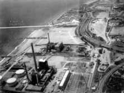 B S/N - Reproducción proyecto Frente Litoral del Besós, Barcelona 2004 - Foto aerea sin autor ni fecha -