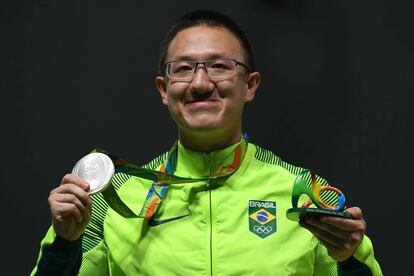 Felipe Wu garante a primeira medalha para o Brasil no tiro esportivo, na pistola de ar 10m.