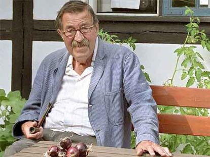 Günter Grass, el pasado 5 de agosto durante sus vacaciones en la isla de Moehn, Dinamarca.