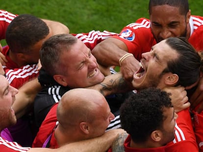 Gareth Bale celebra el primer gol de Gales en una Eurocopa