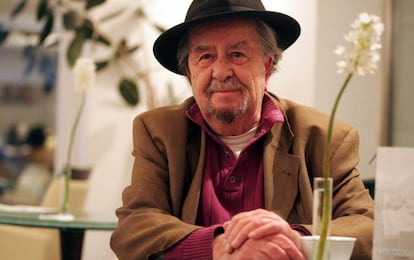 El poeta Carlos Edmundo de Ory, en 2007 en Madrid.