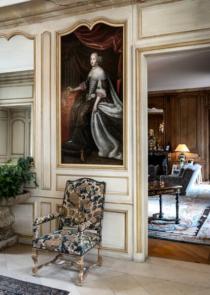 The hall of the Louvois Château.