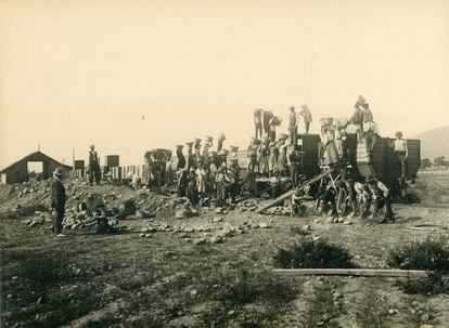 Construcción del ferrocarril minero Ponferrada-Villablino (León), en los años veinte del pasado siglo.