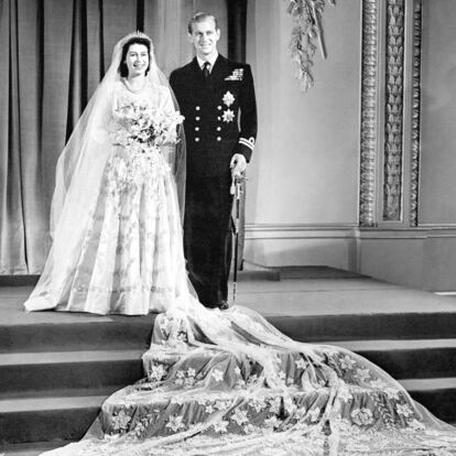 Isabel y Felipe se casaron en 1947. Diez años después Felipe fue nombrado príncipe del Reino Unido por su esposa.