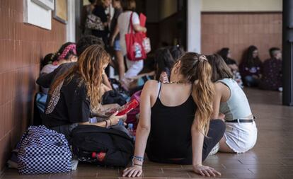 Un grupo de alumnas en el instituto Lluís Vives de Valencia.