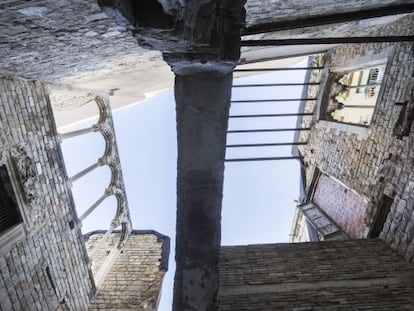Vista desde los restos de la muralla romana original de Barcino.