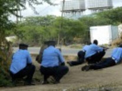 Quatro agressores pertencentes à milícia islamita somali Al Shabab foram mortos perto da fronteira com a Somália