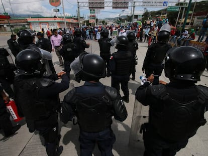 Un contingente de polic&iacute;as, este mi&eacute;rcoles en Chilpancingo.
