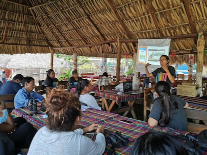 Bianca Bosarreyes, bióloga guatemalteca, fue la líder de un proyecto que formó a 25 mujeres como guías comunitarias de turismo.