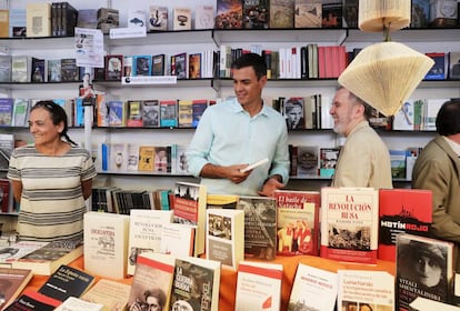 El secretario general del PSOE, Pedro Sánchez, en la Feria del Libro.
