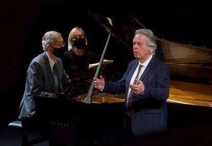 El pianista Roger Vignoles y el tenor Christoph Prégardien, en un momento del recital.