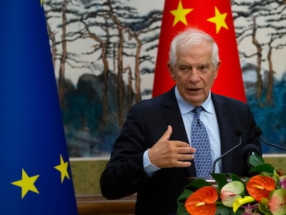 El jefe de la política exterior de la UE, Josep Borrell, durante una rueda de prensa tras el Diálogo Estratégico de Alto Nivel UE-China, en Pekín (China), este viernes.