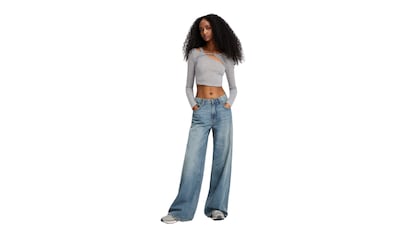 Wide leg jeans de tiro bajo y anchos disponibles en distintas tonalidades