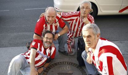 Aficionados del Athletic, ayer en el kilómetro cero de Madrid. 