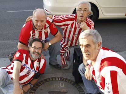 Aficionados del Athletic, ayer en el kilómetro cero de Madrid. 