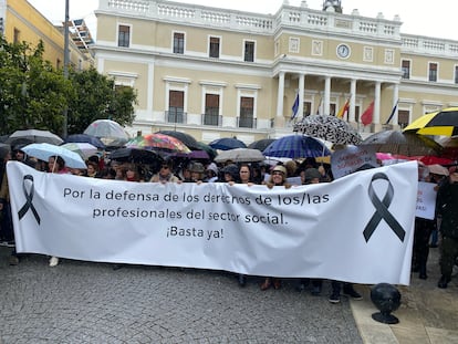 La manifestación convocada en protesta por el asesinato de Belén Cortes, este sábado, en Badajoz.