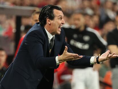 El entrenador del Villarreal, Unai Emery, en Vallecas contra el Rayo.