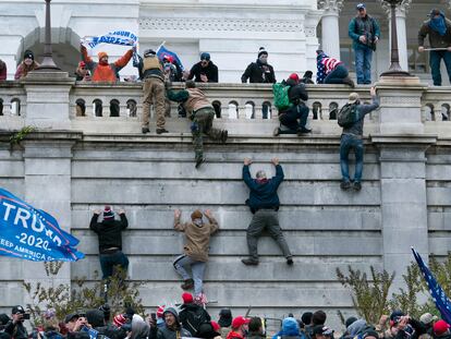 Simpatizantes de Donald Trump, en el asalto al Capitolio del pasado 6 de enero.