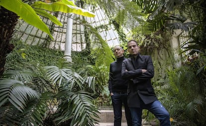 Luis Luque, izquierda, y Alberto Conejero en el Jardin Botanico de Madrid.