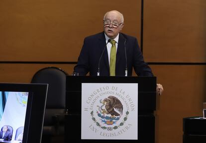 David Rogelio Colmenares, titular de la ASF, entrega el Informe General del Resultado de la Fiscalización Superior de la Cuenta Pública 2020 en la Cámara de Diputados, en febrero de 2022.