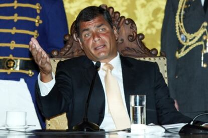El presidente ecuatoriano, Rafael Correa, durante la conferencia de prensa del lunes en la que presentó el acuerdo con Perú.