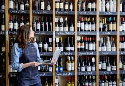 Una tienda de vinos.