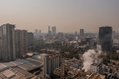 Vista aérea de la contaminación en Ciudad de México.