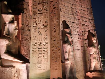 Pilonos del templo de Luxor, de donde parte la Avenida de las Esfinges hasta el templo de Karnak.