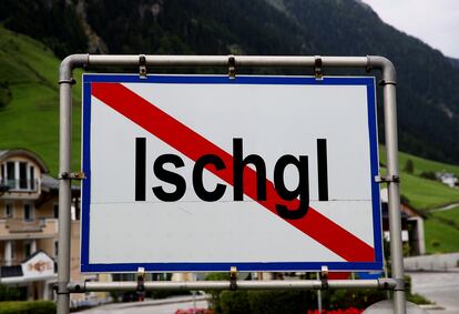 Cartel al final del pueblo de Ischgl (Austria) donde se dio un evento de supercontagio que llevó el coronavirus a 40 países de cinco continentes