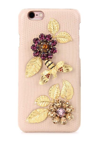 Motivos florales en formato joya para este modelo de Dolce & Gabbana (c.p.v.)