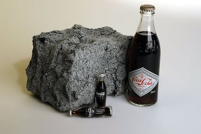 A principios del siglo XX y hasta la creación de la que conocemos hoy, en 1915, este era el diseño de la botella de Cola Cola.