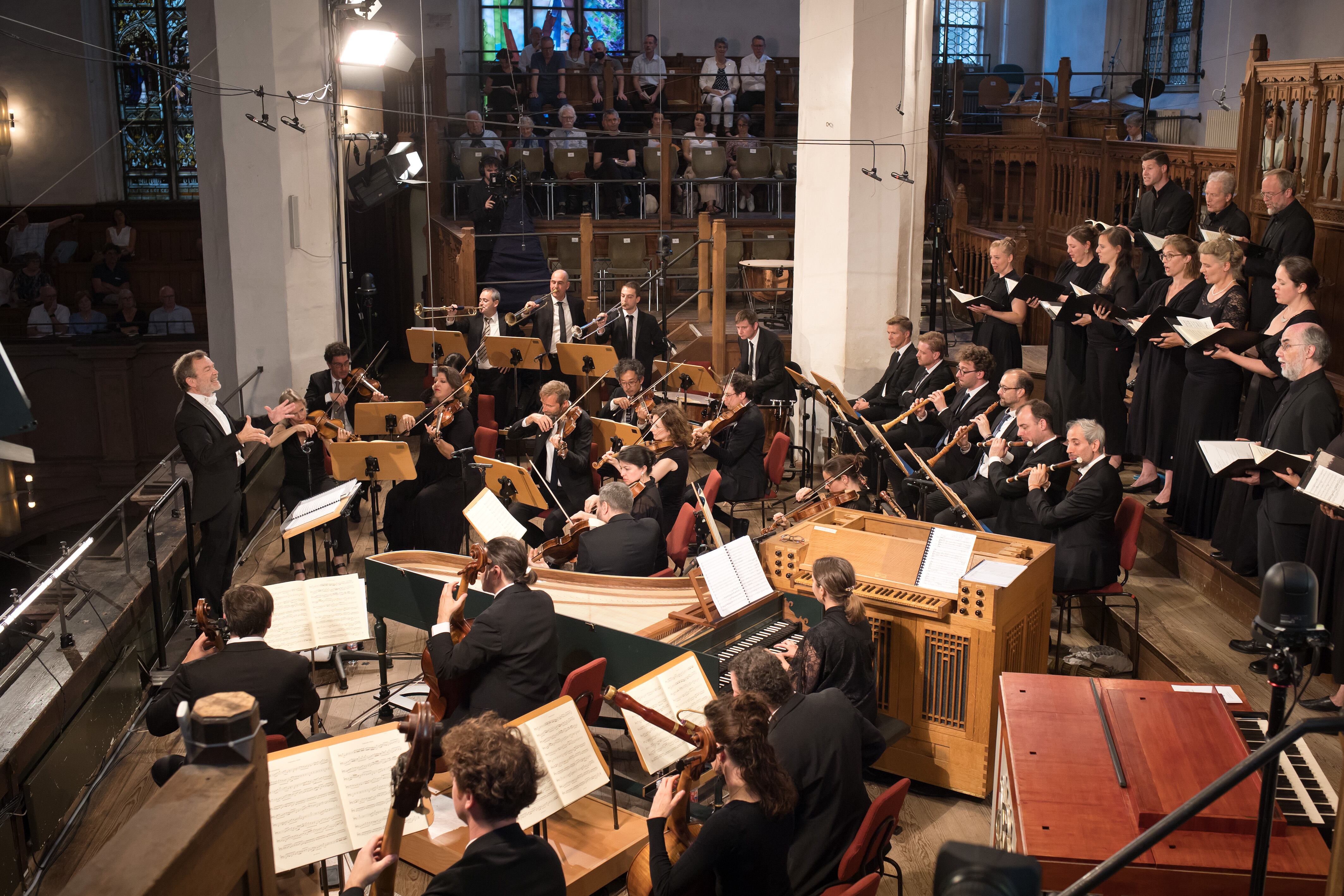 Christophe Rousset, con el Vocalconsort Berlin y Les Talens Lyriques durante su reconstrucción del concierto ofrecido por Carl Philipp Emanuel Bach en Hamburgo en 1786.