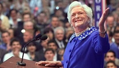 Barbara Bush en una convención republicana en 2000.