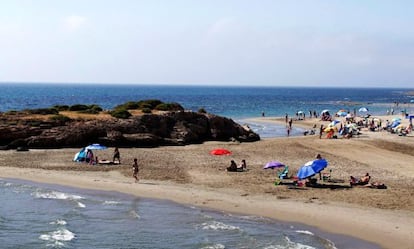 Cala Capit&aacute;n, junto a la urbanizaci&oacute;n Cabo Roig en la costa de Orihuela (Alicante).