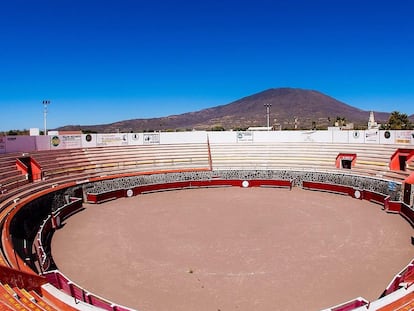 Plaza de Toros “El Recuerdo” en el municipio de Ahuacatlán, Nayarit.