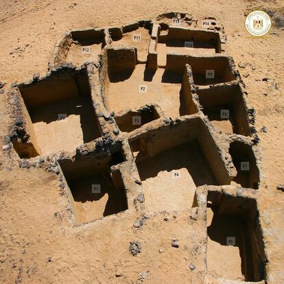 Restos de un monasterio cristiano hallado en el oasis de Bahariya (Egipto).