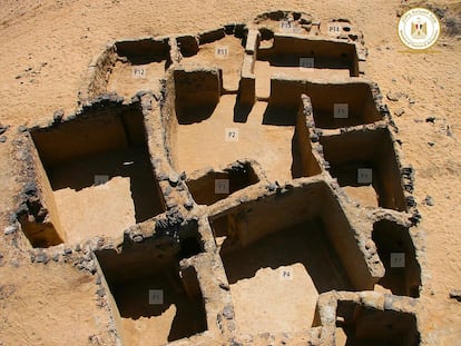 Restos de un monasterio cristiano hallado en el oasis de Bahariya (Egipto).