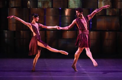 Lucía Lacarra y Josué Ullate, en el ballet 'Antígona'.