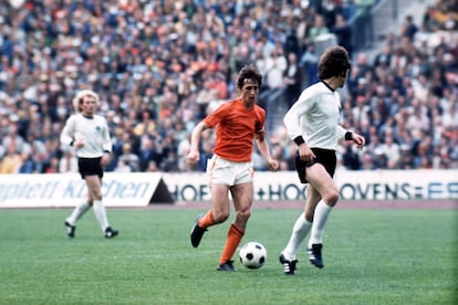 Johan Cruyff y Franz Beckenbauer, en una foto de archivo. 