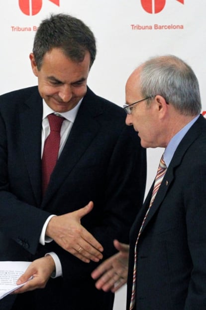 Zapatero saluda a Montilla en su primera visita a Cataluña tras la sentencia del Estatut