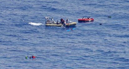 Rescate de inmmigrantes en aguas libias el pasado mi&eacute;rcoles.