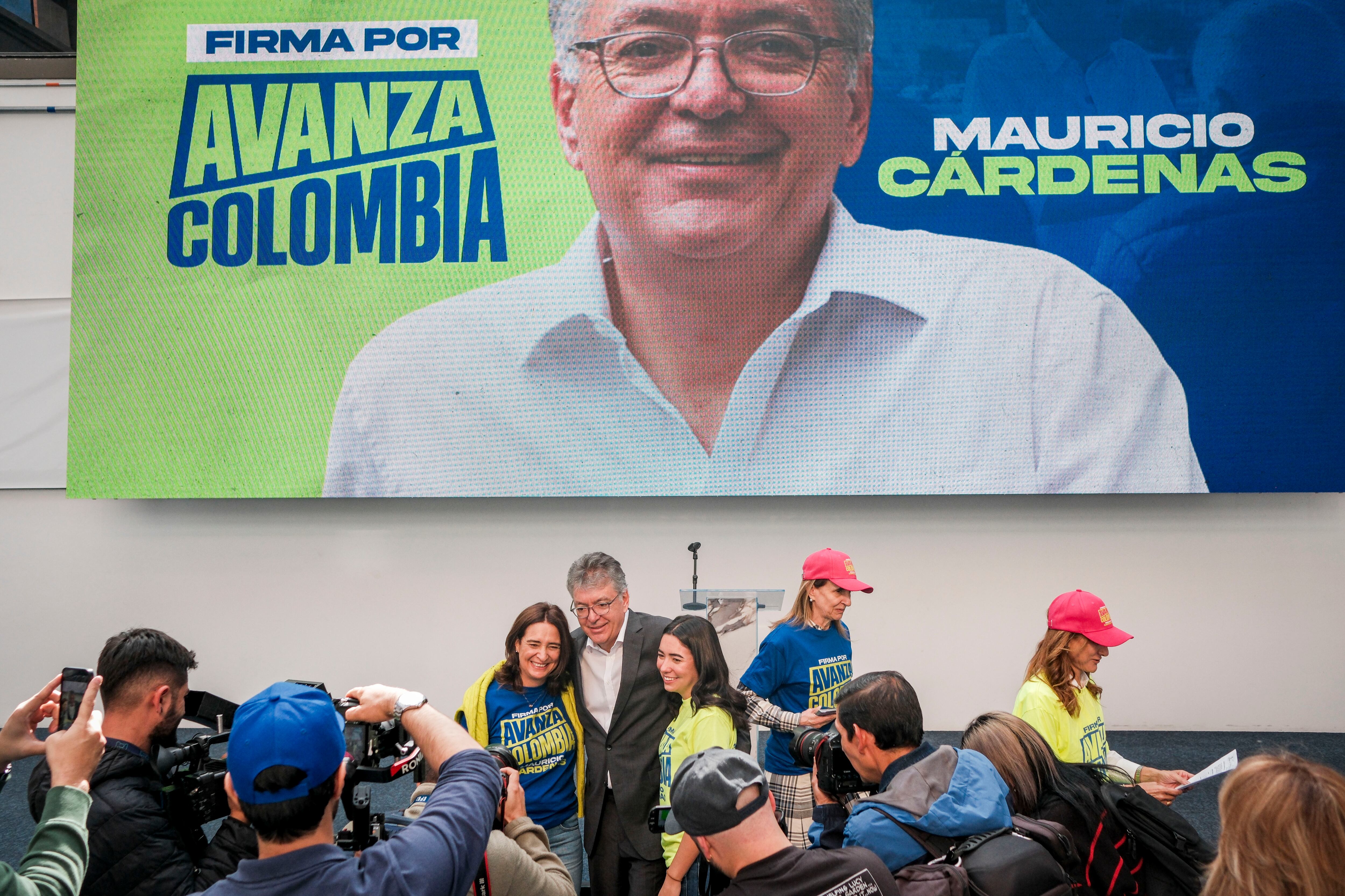 Los lanzamientos de Mauricio Cárdenas y Vicky Dávila reactivan la larga carrera para suceder a Gustavo Petro