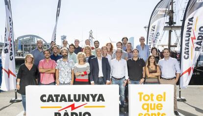 El equipo de presentadores de Catalunya R&agrave;dio en la presentaci&oacute;n de la temporada. 