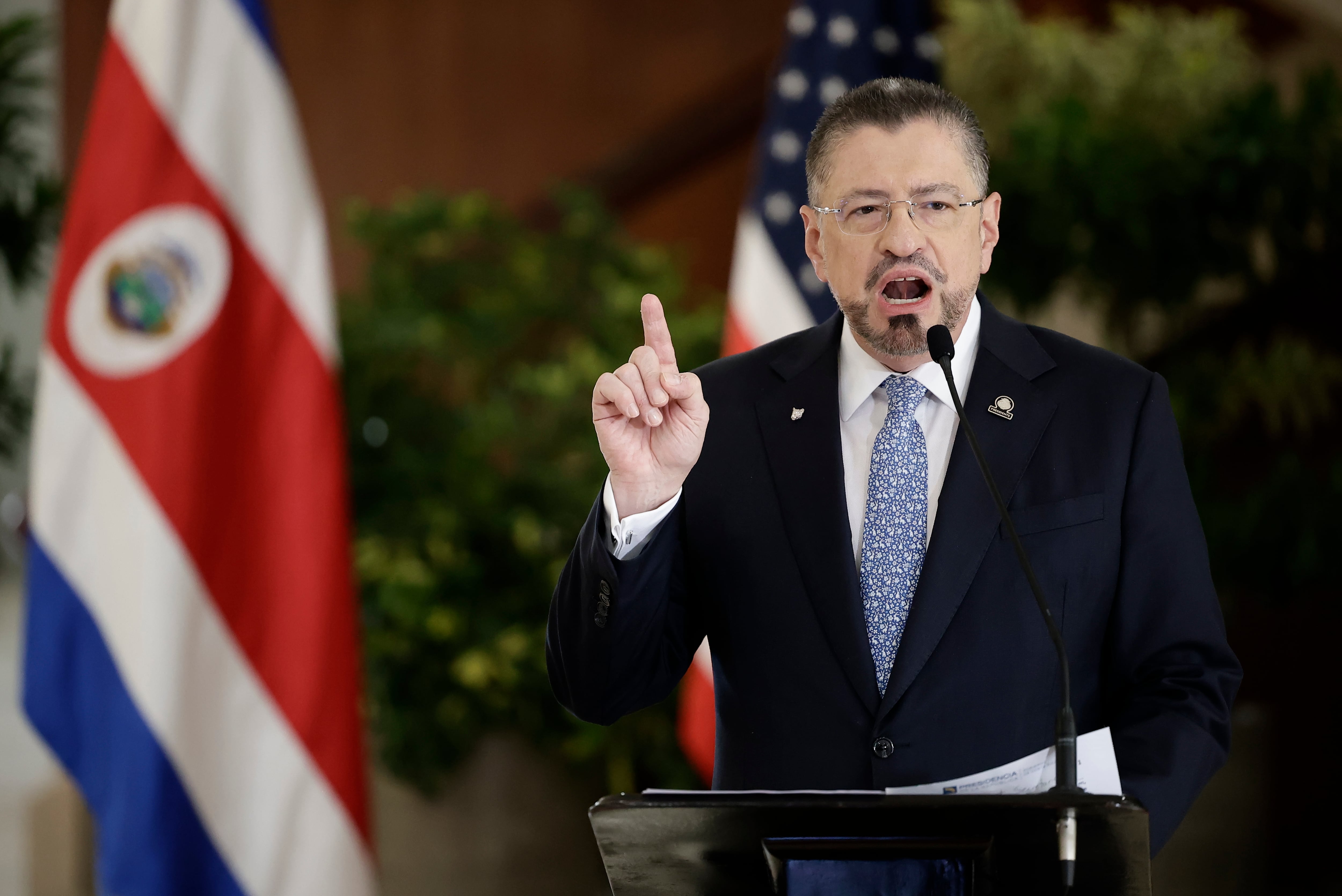 Presidente Chaves de Costa Rica Mantiene Inmunidad y Evita Juicio por Corrupción Antes de Fin de Mandato
