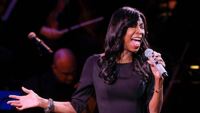 Natalie Cole, durante apresentação em março.