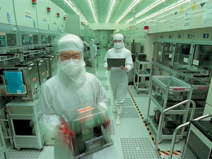 Interior de una de las fábricas de TSMC, en una imagen cedida por la compañía.